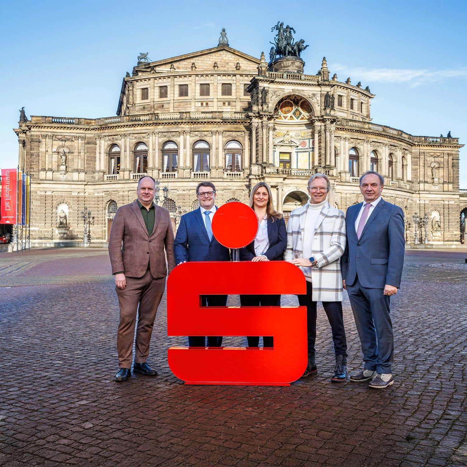 SemperOpenairball 2025: Musik, Tanz und Feuerwerk - im Dreivierteltakt über den Theaterplatz