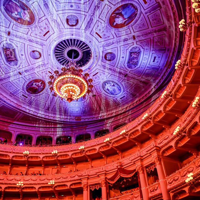 Sitzplätze im Hauptsaal | VIP-Logen 1.Rang | 2. Reihe