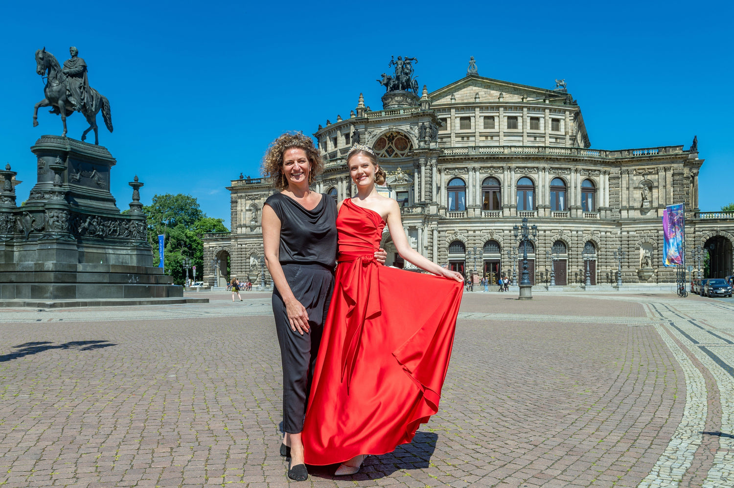 Das Ballkleid der Saison 2026 ist fertig!